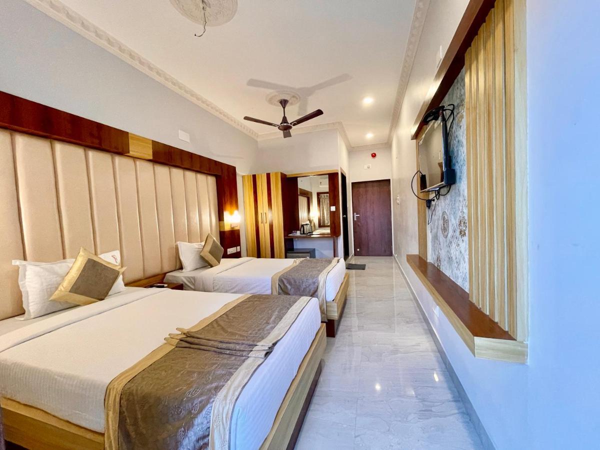 Hotel A One ! Puri, Breakfast Included- Swimming-Pool, Near Sea-Beach-And-Temple, Fully-Air-Conditioned-Hotel With-Lift-And-Parking-Facility - 1 Esterno foto