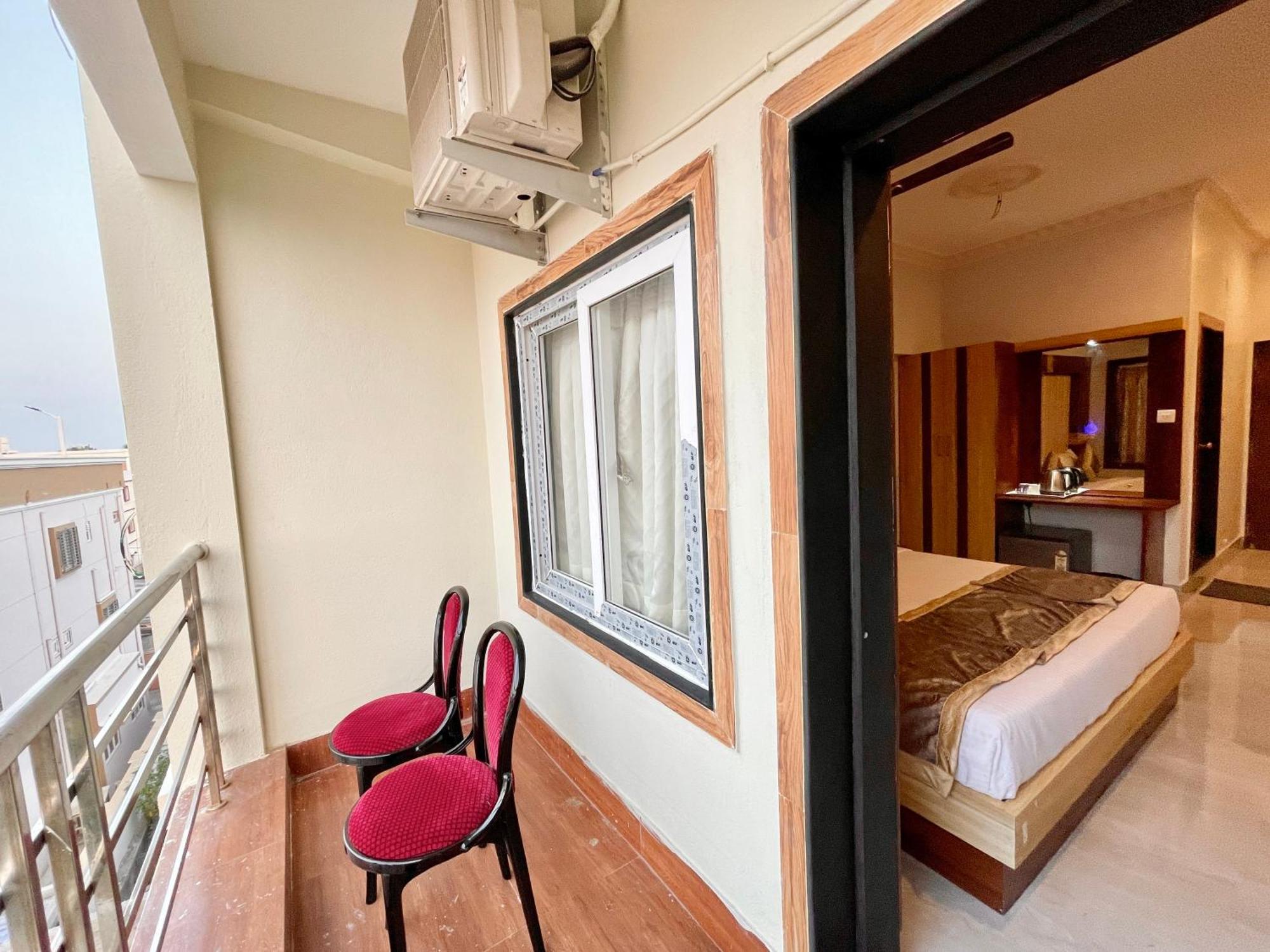 Hotel A One ! Puri, Breakfast Included- Swimming-Pool, Near Sea-Beach-And-Temple, Fully-Air-Conditioned-Hotel With-Lift-And-Parking-Facility - 1 Esterno foto